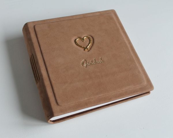 Gästebuch - Album "Goldene Herz" aus braunem Nubukleder, mittelgroß